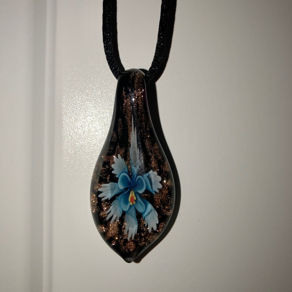 Women’s Choker string Necklace with pendant
